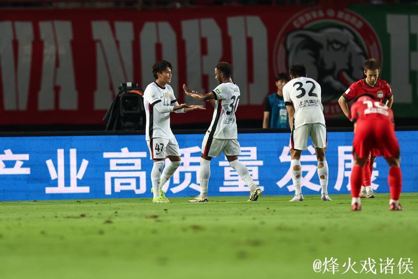 海港客场胜河南 双新星再度闪耀 年轻化改造现成效